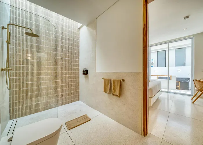 Ferienhaus Valli - 3br Pool Villa, Sauna - Bingin